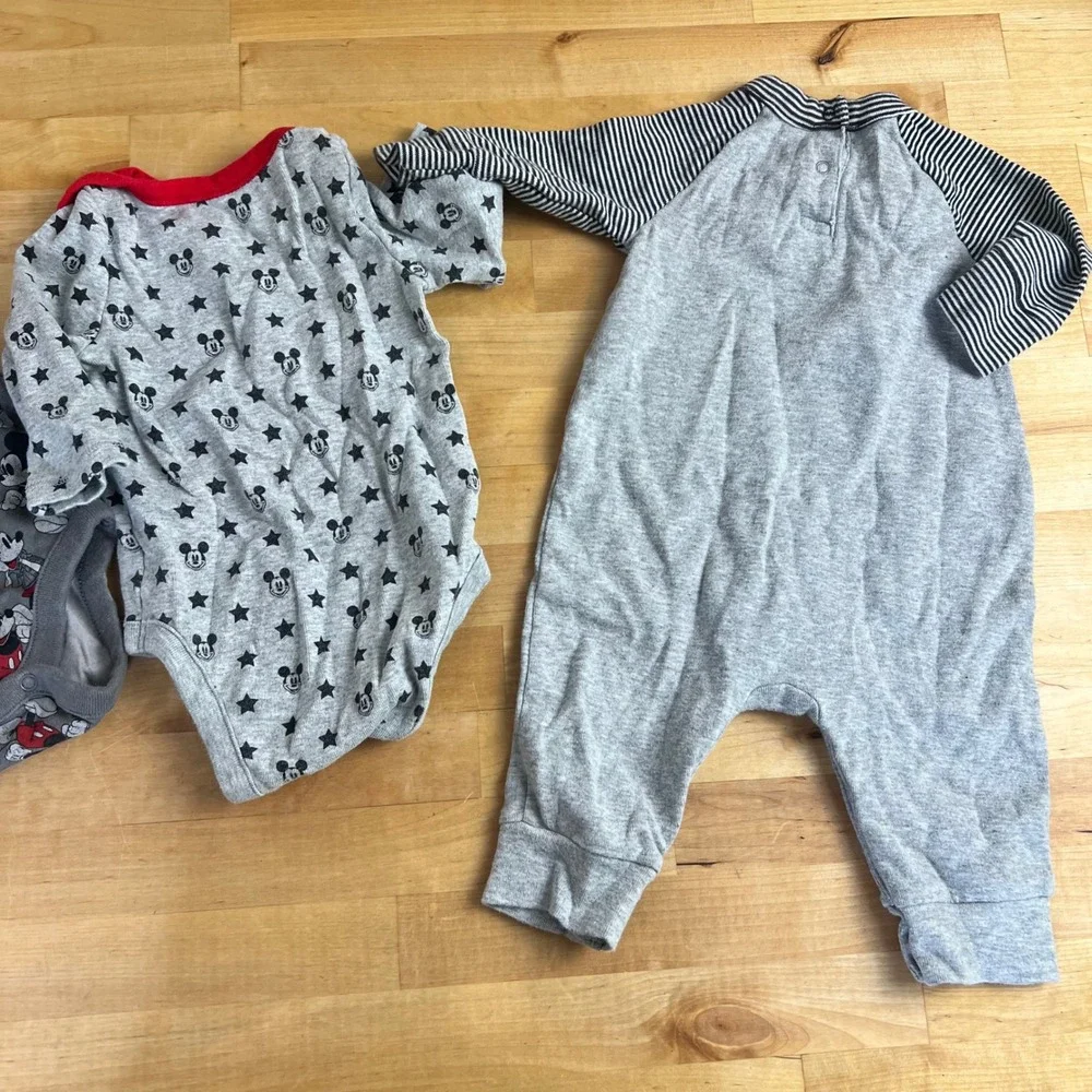 Baby GAP Disney Mickey Mouse Outfit Lot Baby Size 0-3‎ Months Gray Stars Stripes